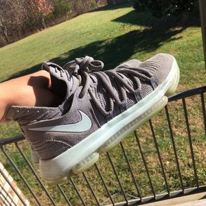 Kd’s basketball shoes